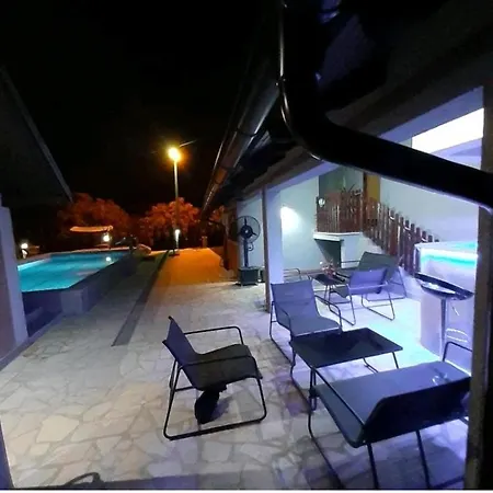 Djokic 2 Sa Bazenom *