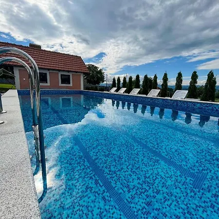 Djokic 2 Sa Bazenom 아파트