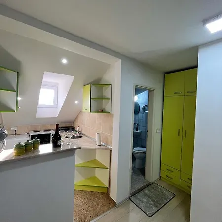 Djokic 2 Sa Bazenom 아파트